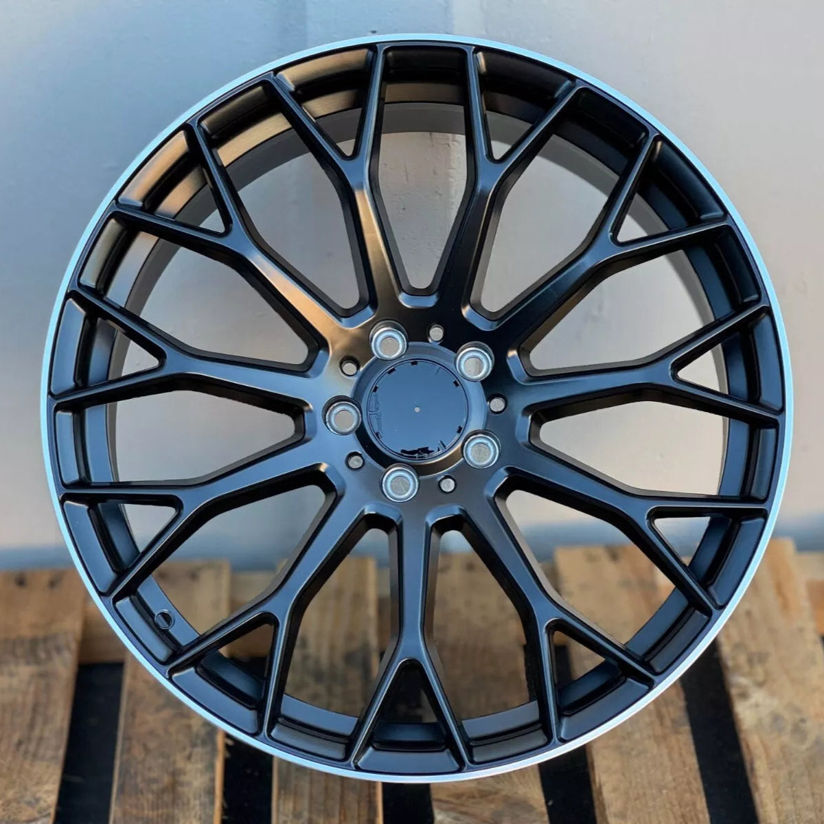 19x8.5"/19x9.5" AMG Style Black Machined Lip Wheels - Fits Mercedes C, E, S, CLS Class